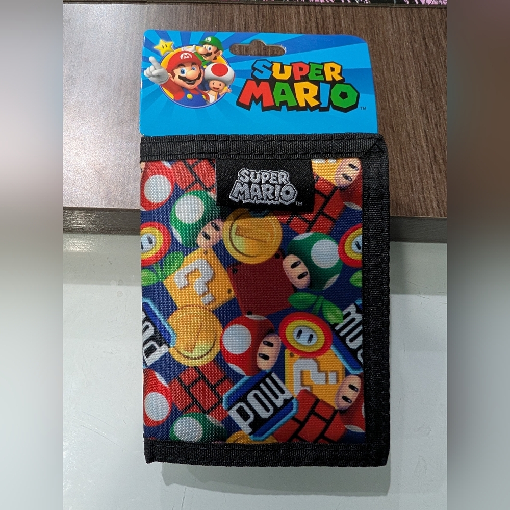 Brand New Super Mario All Over Print Themed Bioworld Nylon Tri-Fold Wallet